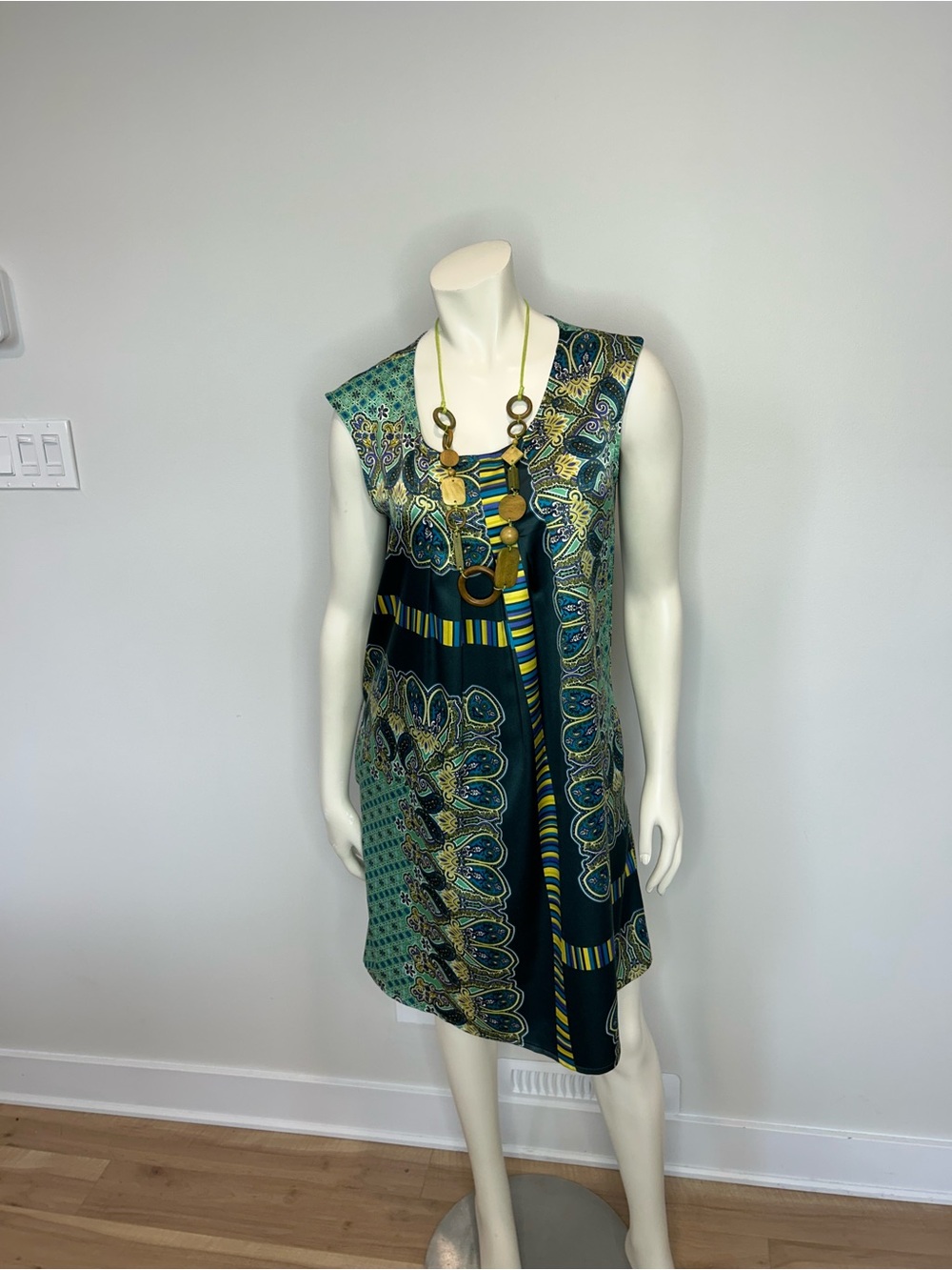 Gorgeous AXARA  Printed Midi Dress in green, yellow and Navy❤️6